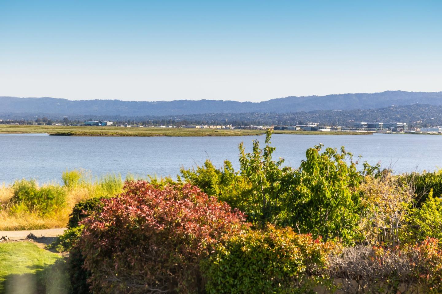 Detail Gallery Image 41 of 60 For 15 Barcelona Cir, Redwood Shores,  CA 94065 - 4 Beds | 2/1 Baths