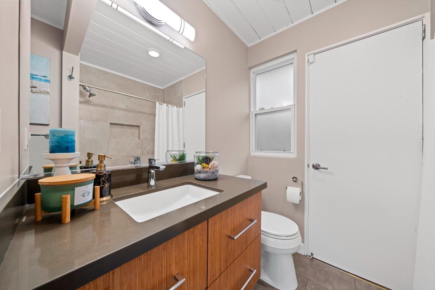 Detail Gallery Image 27 of 58 For 1439 Tarrytown St, San Mateo,  CA 94402 - 4 Beds | 2 Baths