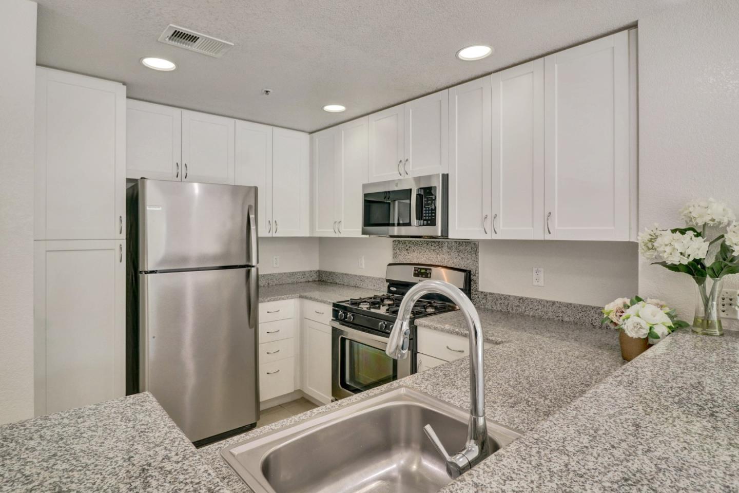 Detail Gallery Image 10 of 46 For 20488 Stevens Creek Blvd #1216,  Cupertino,  CA 95014 - 2 Beds | 2 Baths