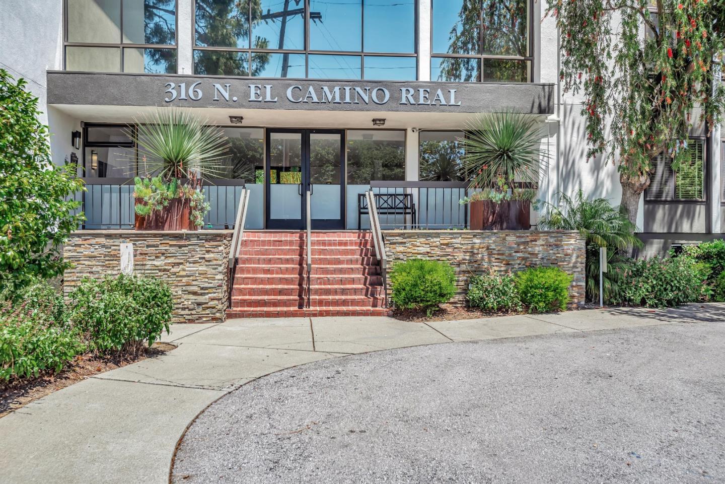 Detail Gallery Image 1 of 26 For 316 N El Camino Real #307,  San Mateo,  CA 94401 - 2 Beds | 2 Baths