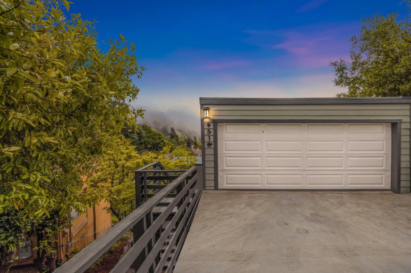 Detail Gallery Image 34 of 40 For 1510 Grizzly Peak Blvd, Berkeley,  CA 94708 - 3 Beds | 3/1 Baths
