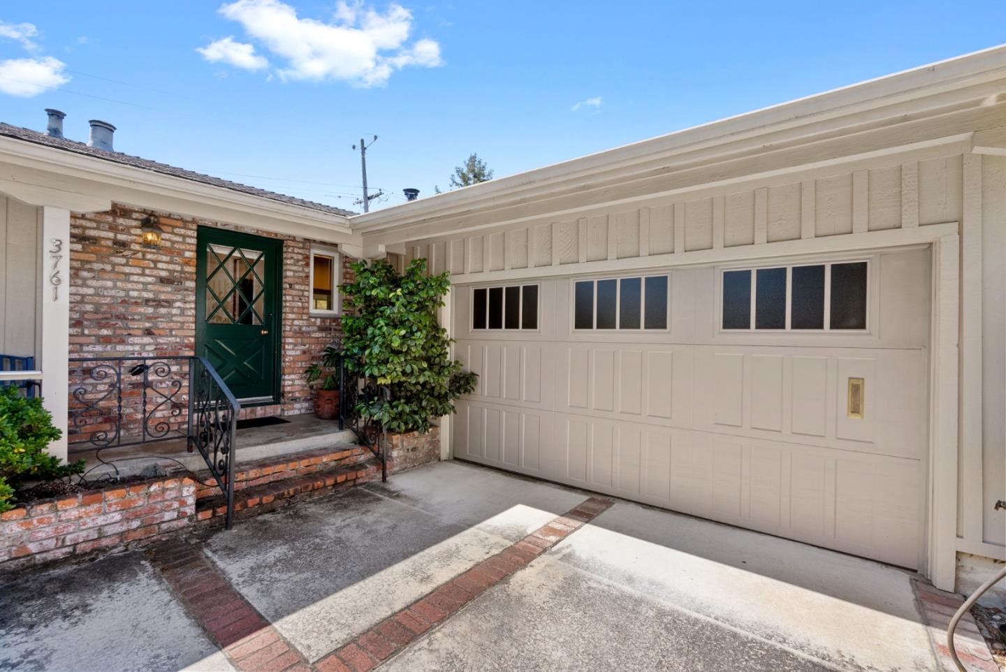 Detail Gallery Image 31 of 36 For 3761 Red Oak Way, Redwood City,  CA 94061 - 3 Beds | 2 Baths