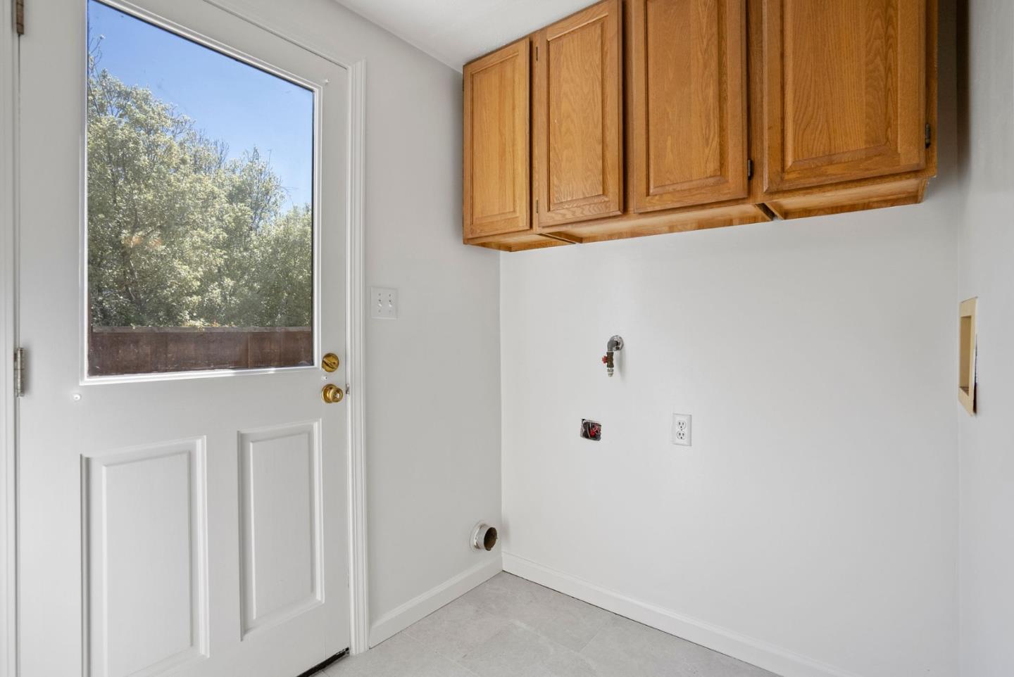 Detail Gallery Image 24 of 33 For 2705 Coronet Blvd, Belmont,  CA 94002 - 3 Beds | 2 Baths