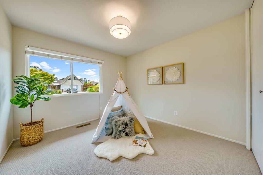 Detail Gallery Image 21 of 31 For 624 Cabrillo Ave, Santa Cruz,  CA 95065 - 3 Beds | 2 Baths