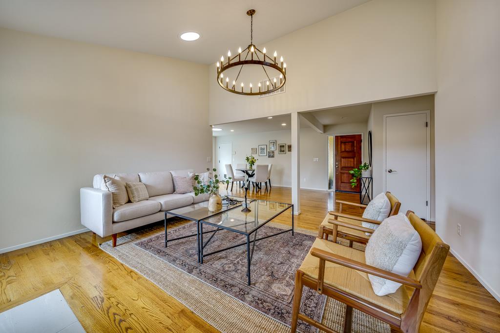 Detail Gallery Image 7 of 31 For 624 Cabrillo Ave, Santa Cruz,  CA 95065 - 3 Beds | 2 Baths