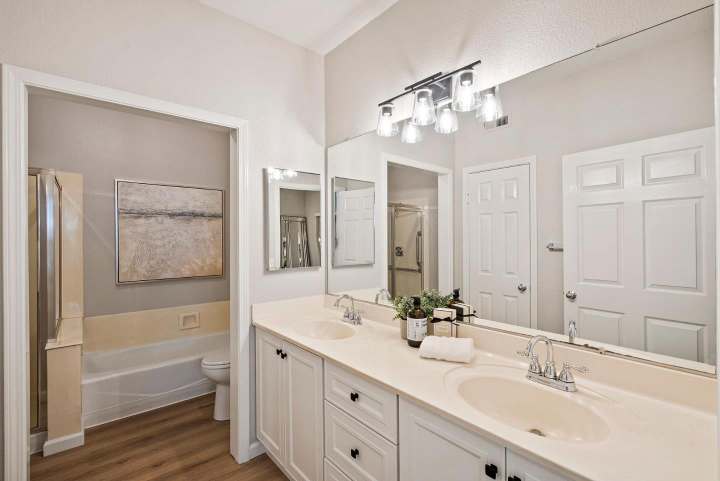 Detail Gallery Image 16 of 28 For 935 Old County Rd #20,  Belmont,  CA 94002 - 2 Beds | 2 Baths
