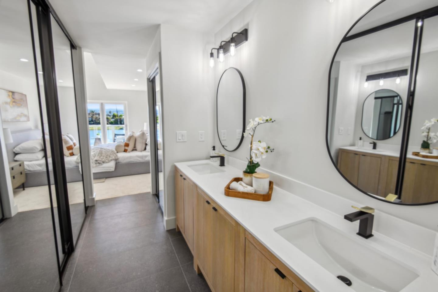 Detail Gallery Image 21 of 33 For 1089 Shoal Dr, San Mateo,  CA 94404 - 4 Beds | 2/1 Baths