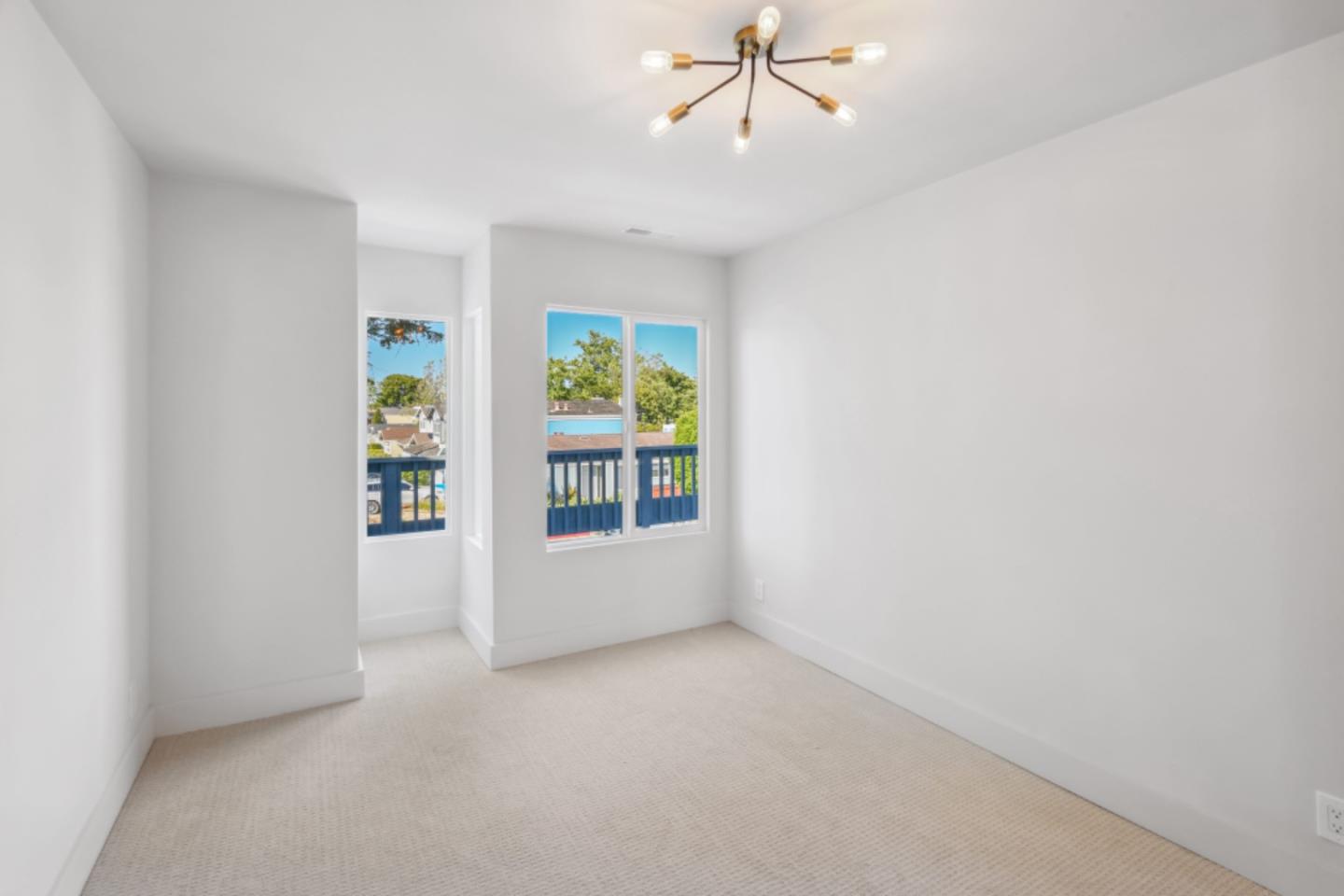 Detail Gallery Image 26 of 33 For 1089 Shoal Dr, San Mateo,  CA 94404 - 4 Beds | 2/1 Baths