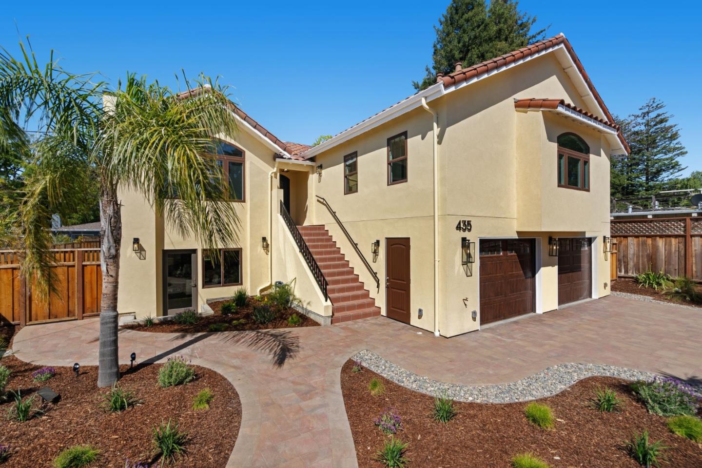 Detail Gallery Image 1 of 47 For 435 E Oakwood Blvd, Redwood City,  CA 94061 - 6 Beds | 5/1 Baths