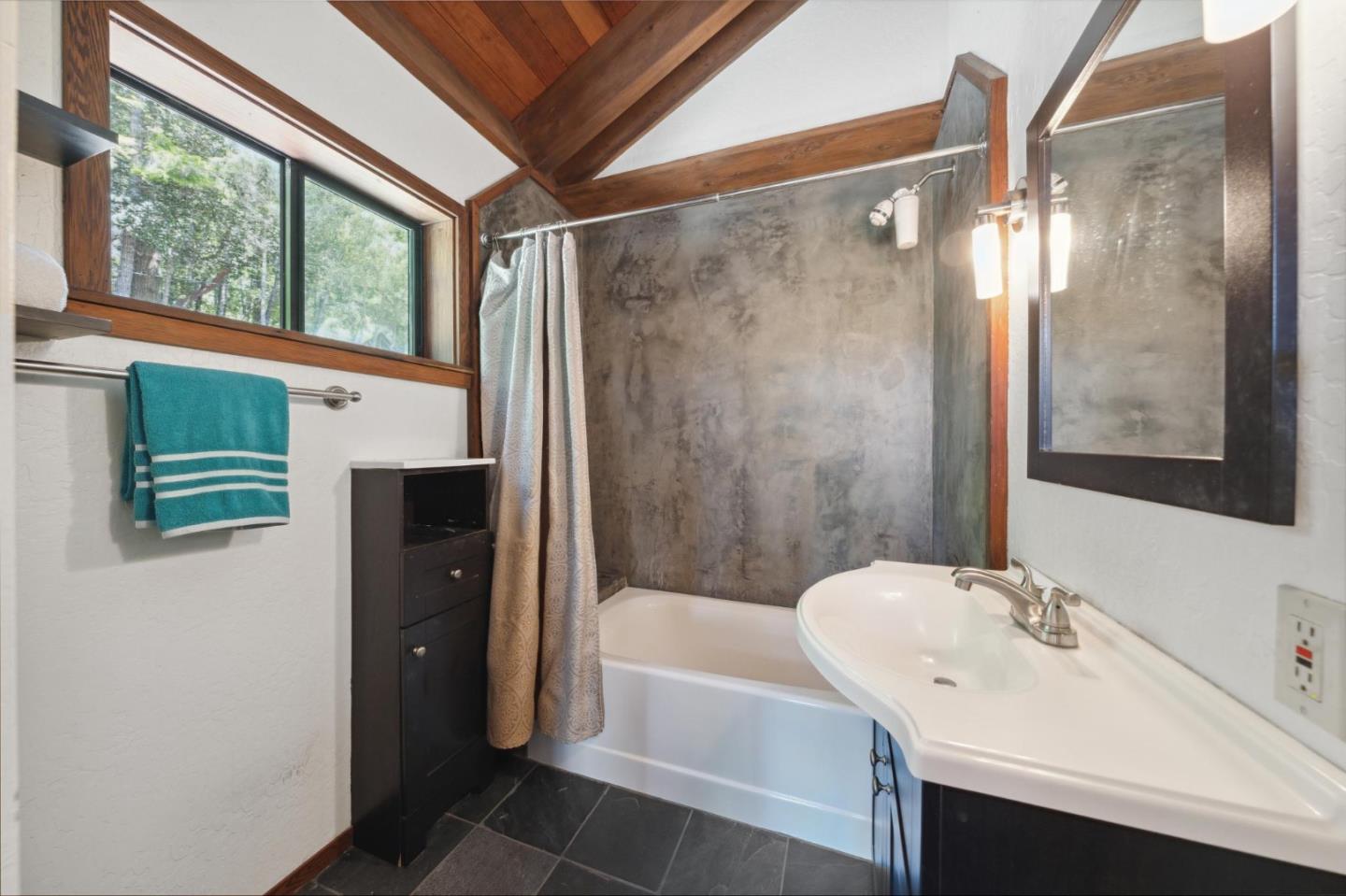 Detail Gallery Image 20 of 38 For 200 S Ranch Rd, Pescadero,  CA 94060 - 2 Beds | 2 Baths