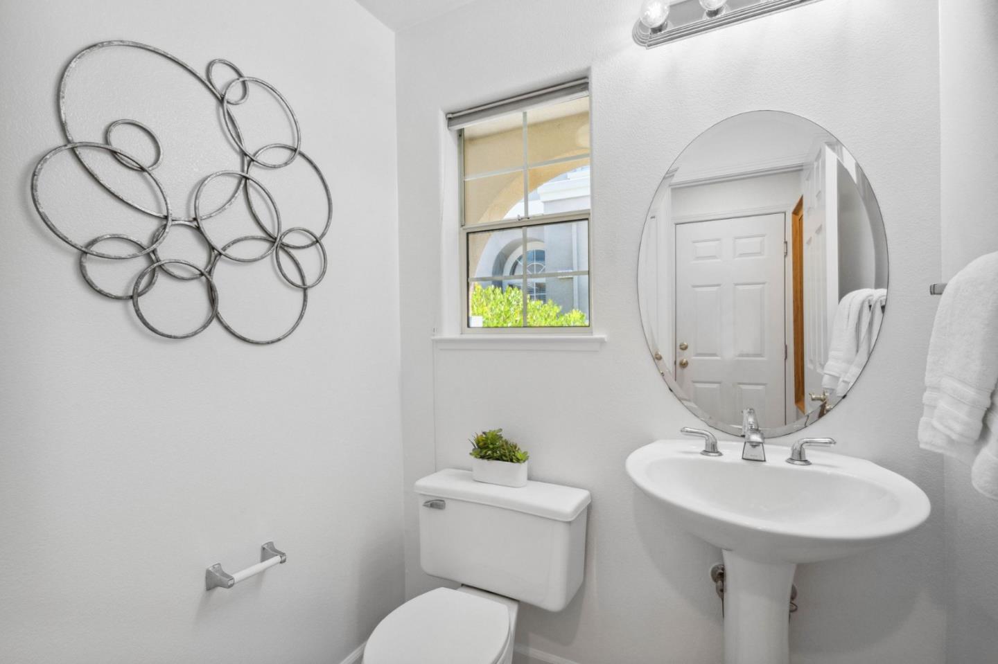 Detail Gallery Image 20 of 27 For 308 Louis Ln, Redwood City,  CA 94063 - 3 Beds | 2/1 Baths