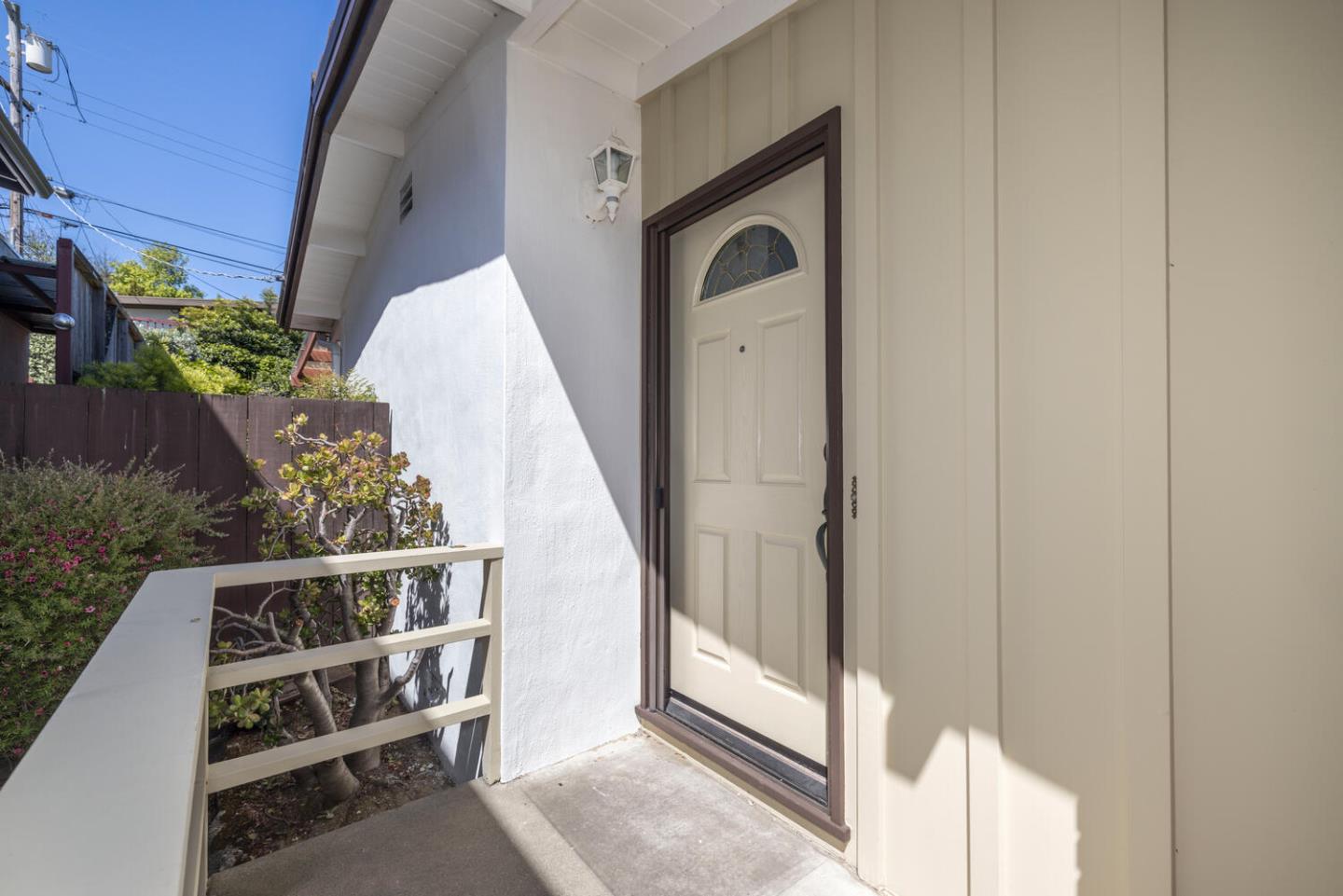 Detail Gallery Image 4 of 38 For 479 Redwood Ave, San Bruno,  CA 94066 - 3 Beds | 2 Baths