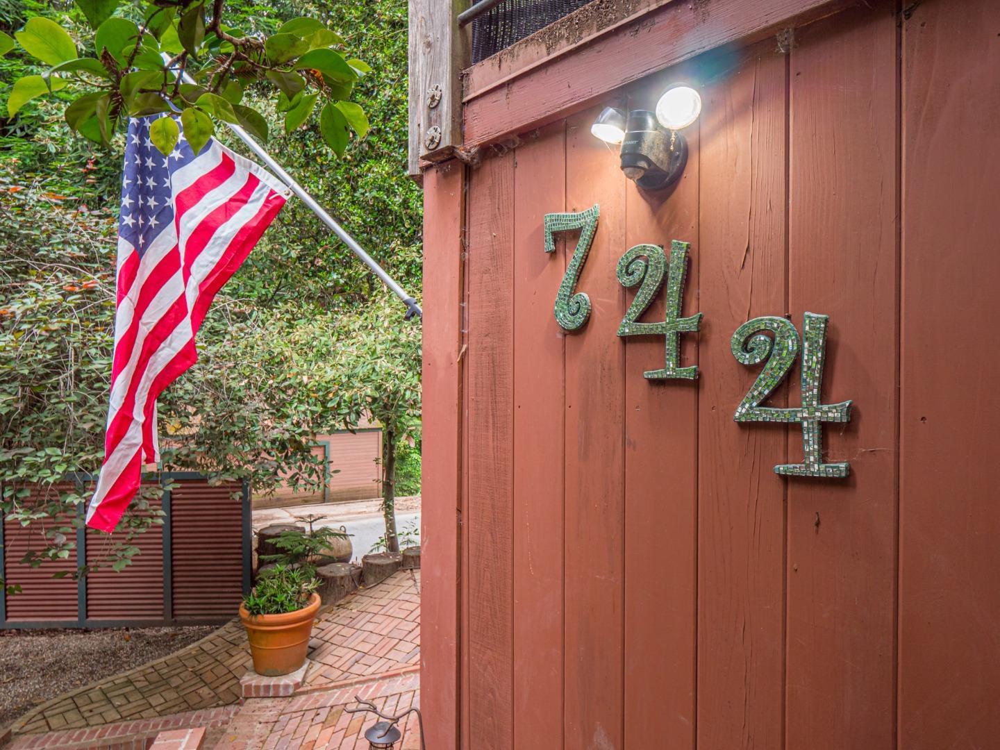 Detail Gallery Image 3 of 44 For 744 Cathedral Dr, Aptos,  CA 95003 - 4 Beds | 3 Baths