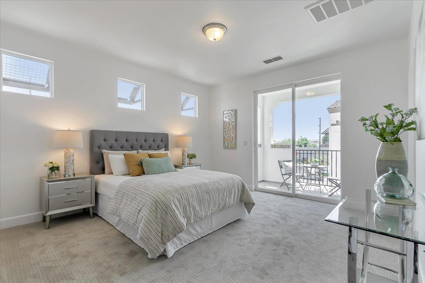 Detail Gallery Image 10 of 26 For 2738 Goble Ln #5,  San Jose,  CA 95111 - 2 Beds | 2/1 Baths