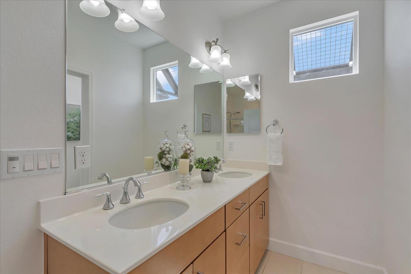 Detail Gallery Image 15 of 26 For 2738 Goble Ln #5,  San Jose,  CA 95111 - 2 Beds | 2/1 Baths