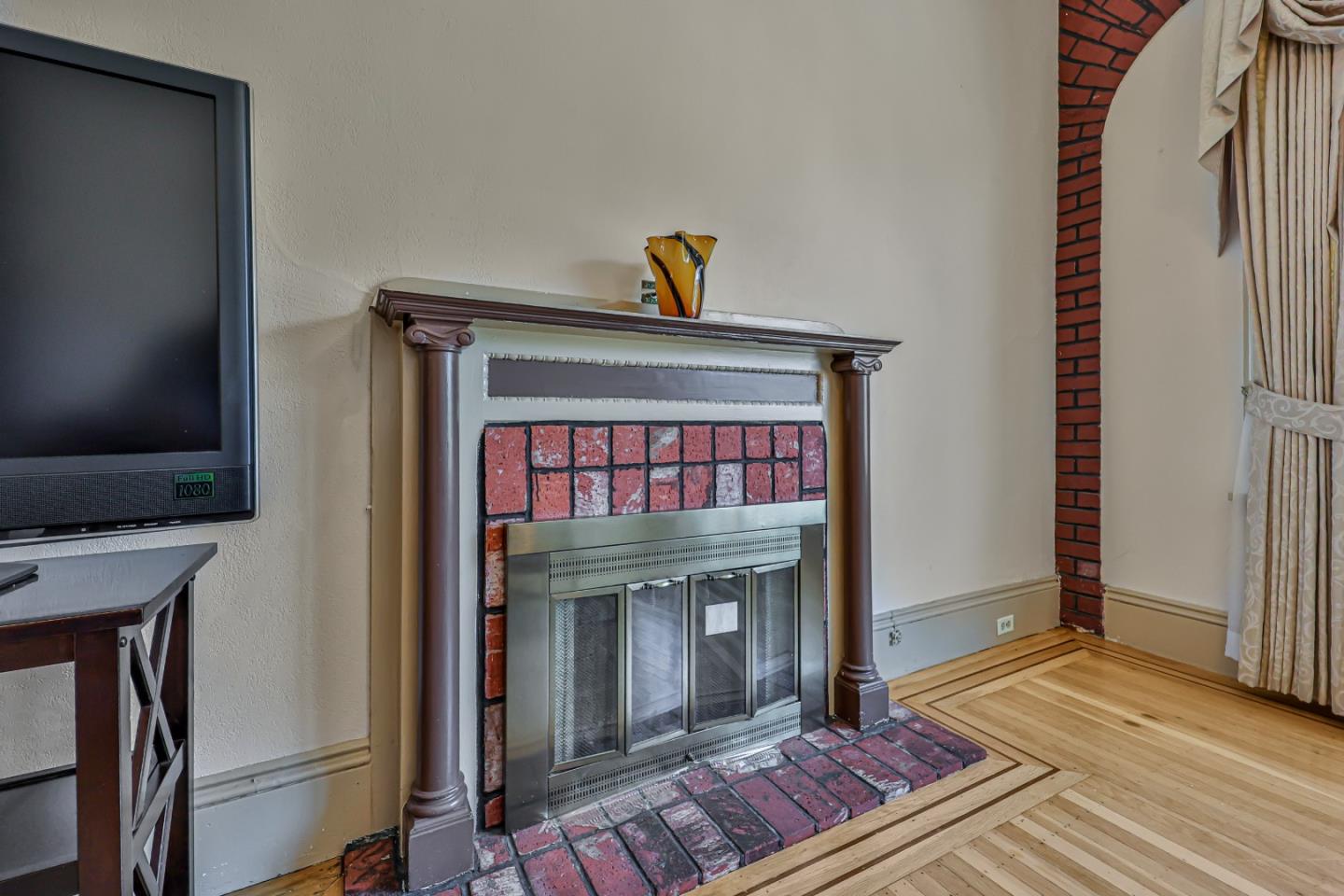 Detail Gallery Image 10 of 66 For 835 Alabama St, San Francisco,  CA 94110 - 4 Beds | 2/1 Baths