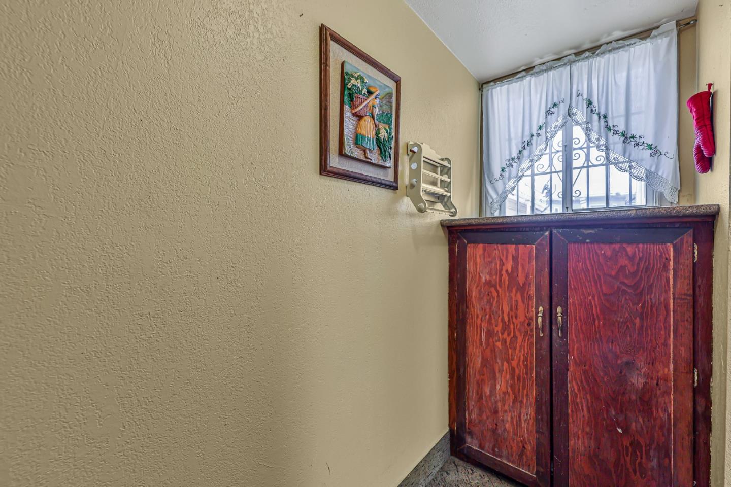 Detail Gallery Image 17 of 66 For 835 Alabama St, San Francisco,  CA 94110 - 4 Beds | 2/1 Baths