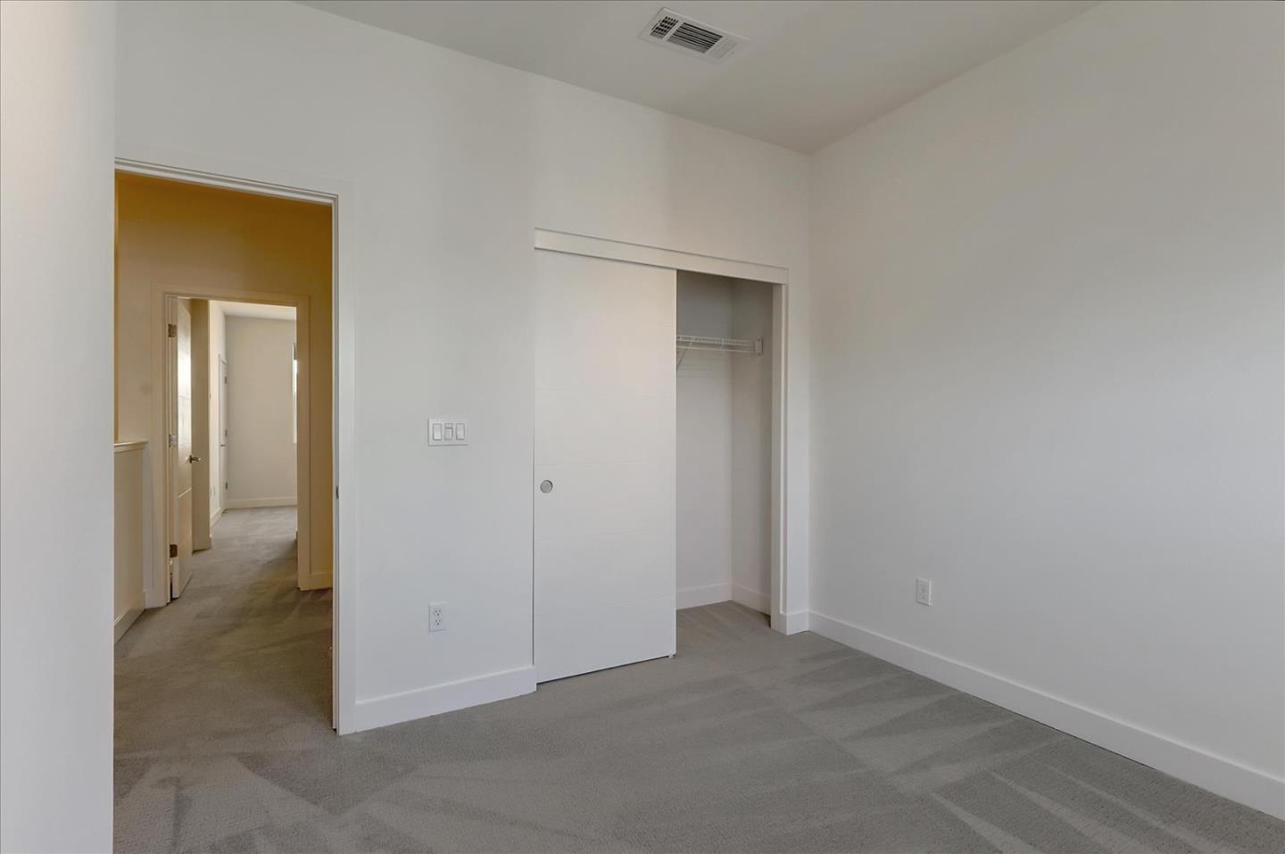 Detail Gallery Image 22 of 39 For 1429 Prescott St, Oakland,  CA 94607 - 2 Beds | 2/1 Baths