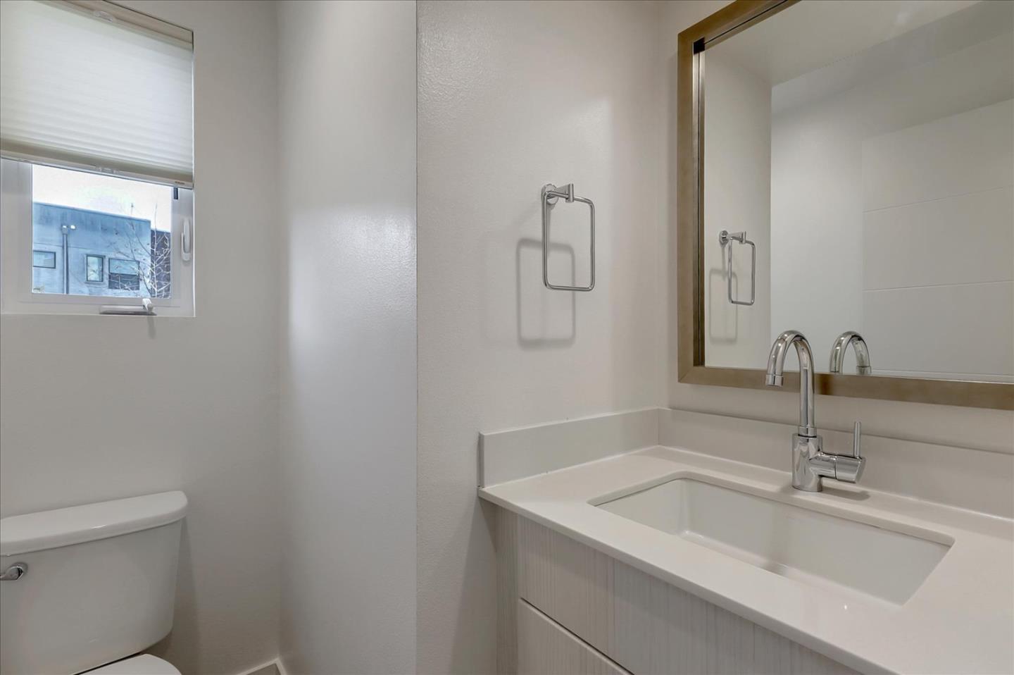 Detail Gallery Image 29 of 39 For 1429 Prescott St, Oakland,  CA 94607 - 2 Beds | 2/1 Baths