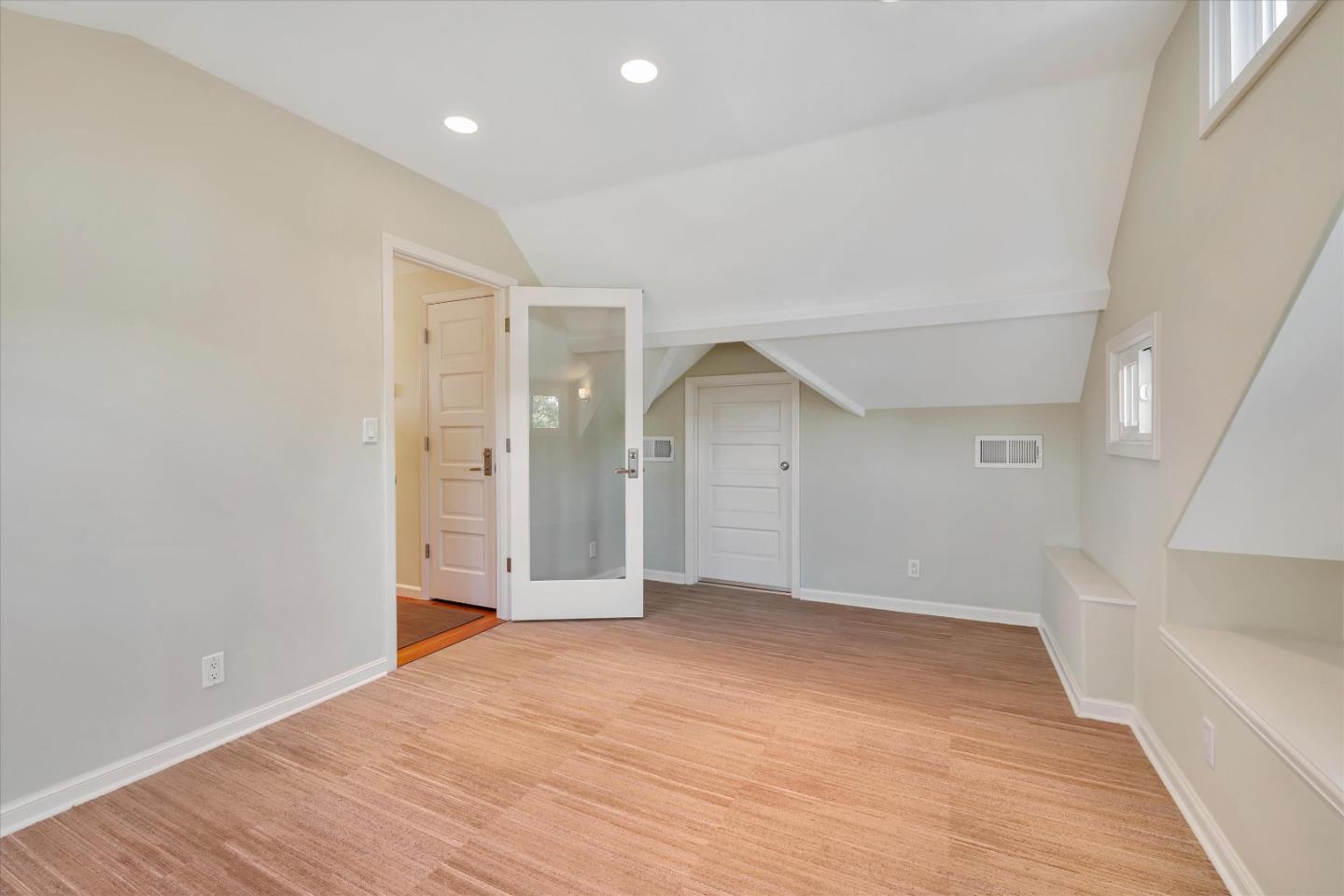 Detail Gallery Image 41 of 50 For 421-423 Kipling St, Palo Alto,  CA 94301 - 9 Beds | 1/1 Baths