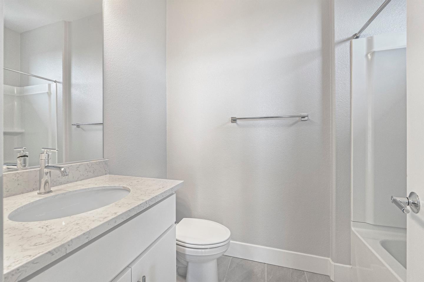 Detail Gallery Image 27 of 40 For 272 Waters Park Cir, San Mateo,  CA 94403 - 2 Beds | 2/1 Baths