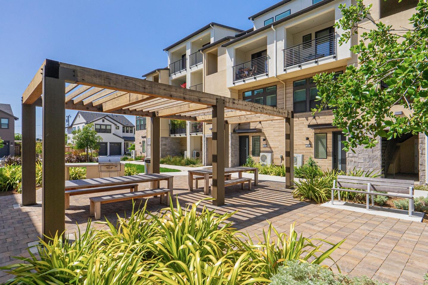 Detail Gallery Image 30 of 40 For 272 Waters Park Cir, San Mateo,  CA 94403 - 2 Beds | 2/1 Baths