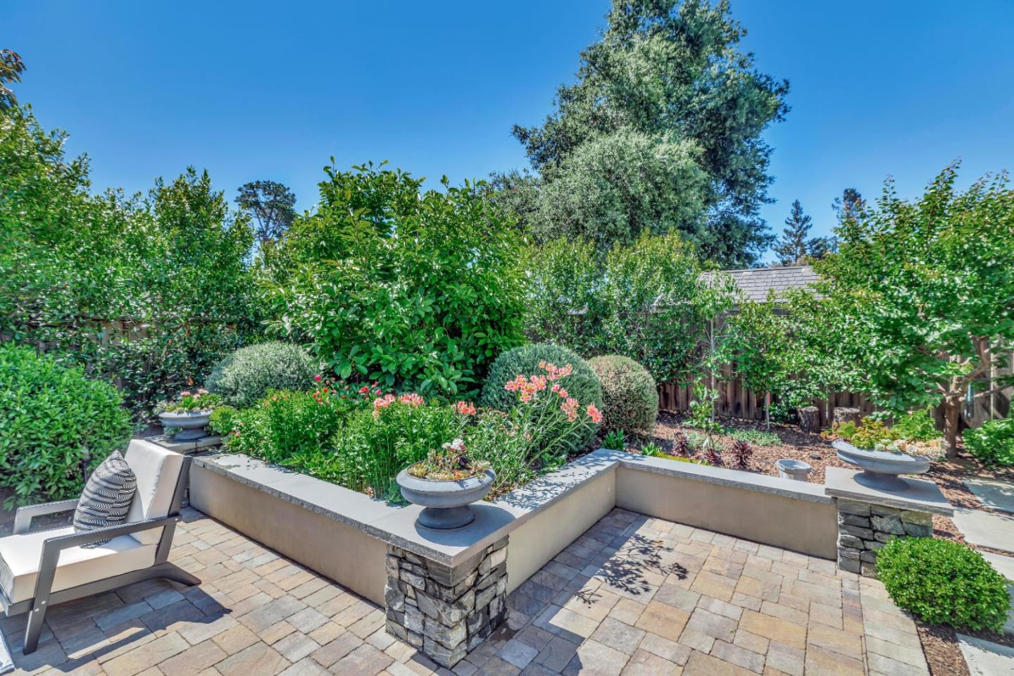Detail Gallery Image 12 of 66 For 495 Panchita Way, Los Altos,  CA 94022 - 4 Beds | 3/1 Baths