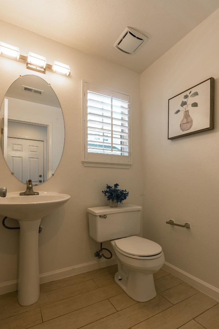 Detail Gallery Image 7 of 24 For 302 Meridian Dr, Redwood City,  CA 94065 - 3 Beds | 2/1 Baths