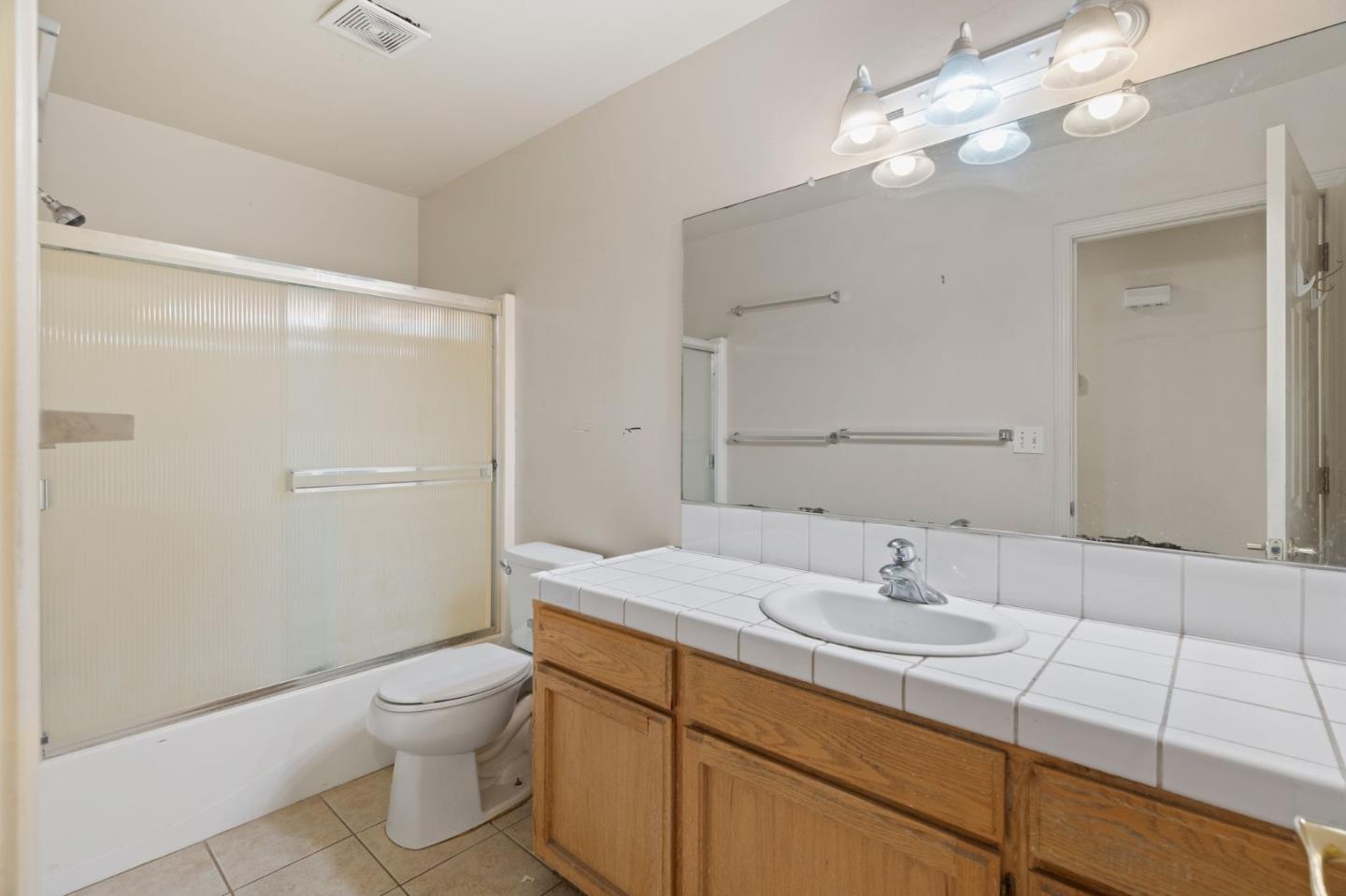 Detail Gallery Image 21 of 33 For 6316 Ringsdale Ct, Bakersfield,  CA 93313 - 4 Beds | 2 Baths