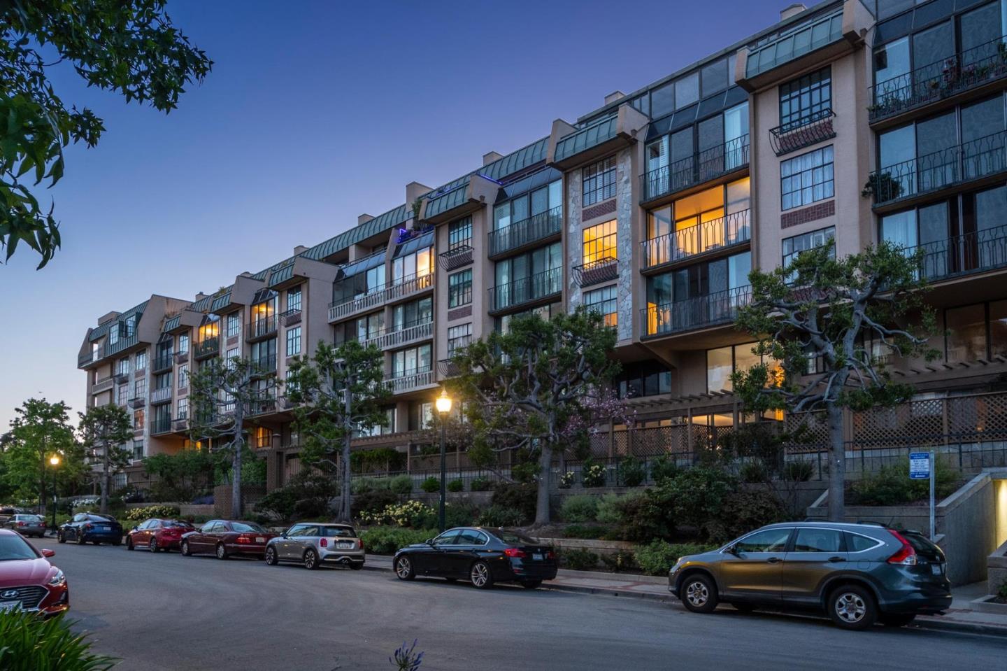 Detail Gallery Image 2 of 67 For 555 Laurel Ave #403,  San Mateo,  CA 94401 - 2 Beds | 2 Baths