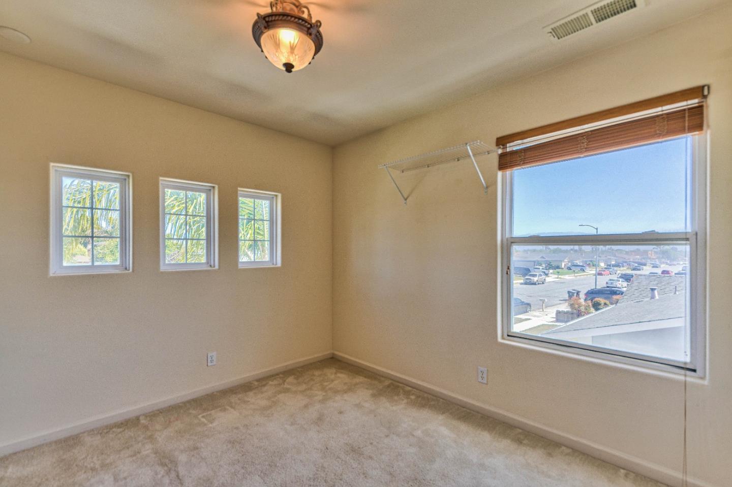 Detail Gallery Image 32 of 39 For 1773 Klamath Dr, Salinas,  CA 93906 - 4 Beds | 2/1 Baths