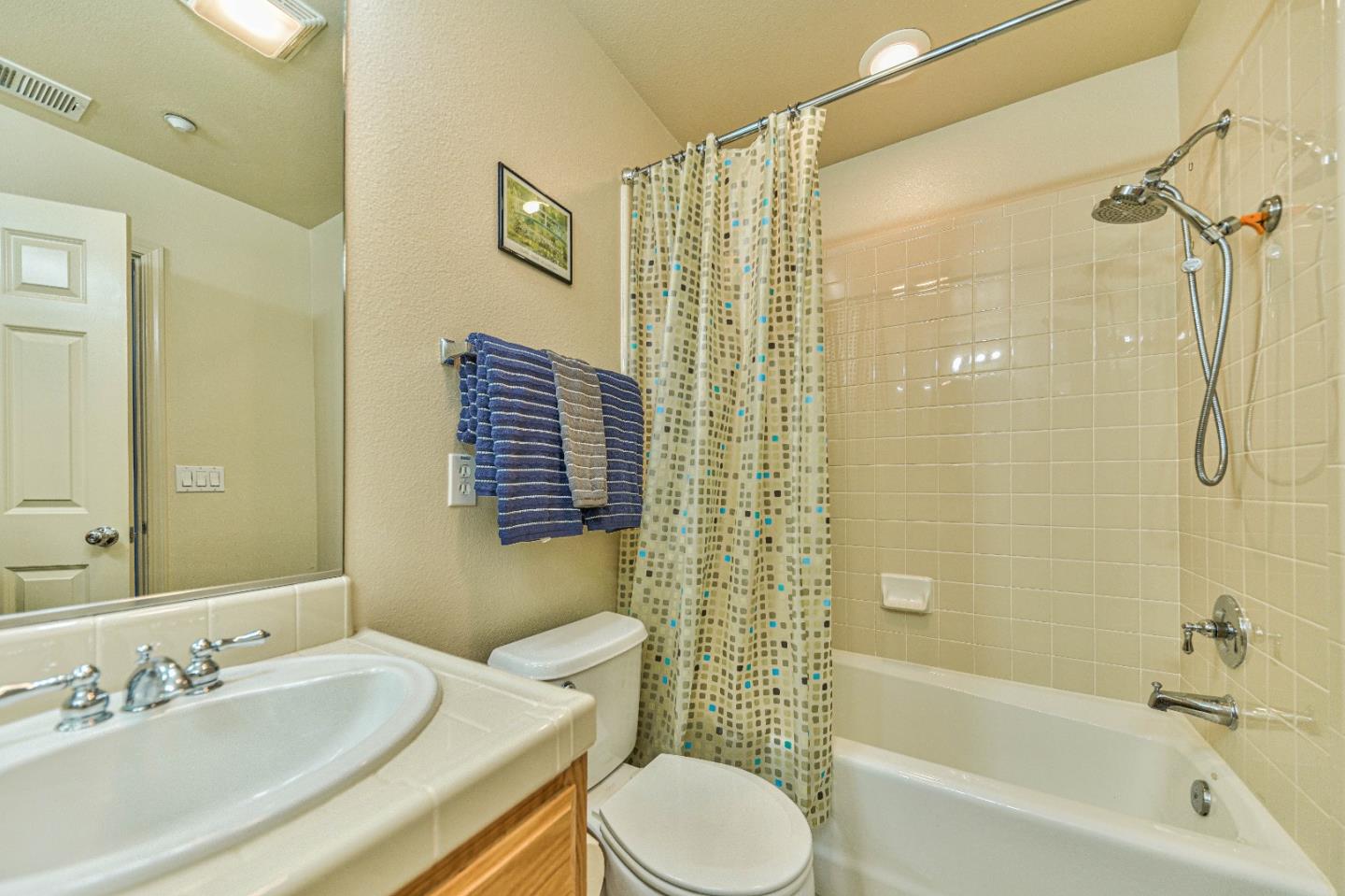 Detail Gallery Image 35 of 39 For 1773 Klamath Dr, Salinas,  CA 93906 - 4 Beds | 2/1 Baths