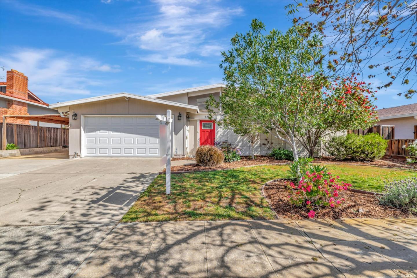 Detail Gallery Image 1 of 1 For 635 Carlisle Way, Sunnyvale,  CA 94087 - 4 Beds | 2/1 Baths