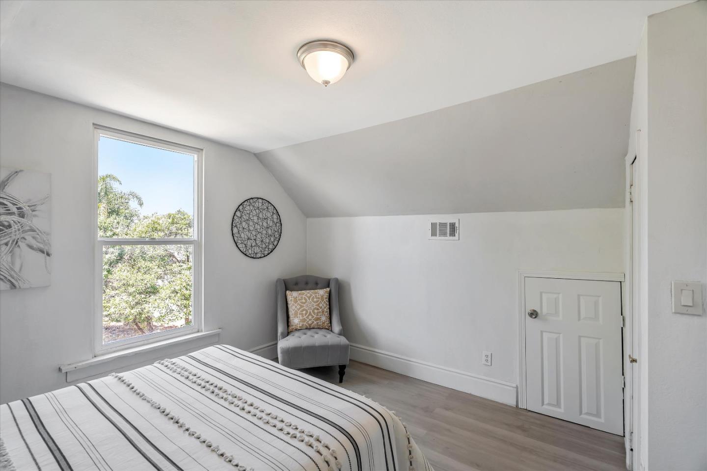 Detail Gallery Image 30 of 44 For 679 S 12th St, San Jose,  CA 95112 - 4 Beds | 2/1 Baths