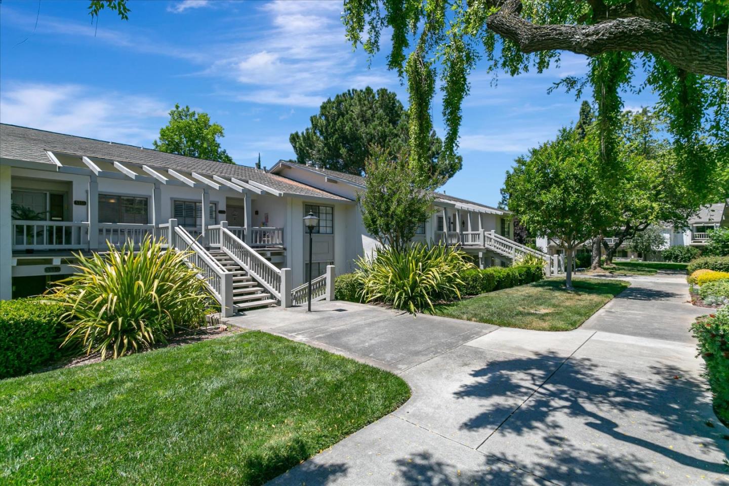 Detail Gallery Image 3 of 45 For 5351 Cribari Dell, San Jose,  CA 95135 - 2 Beds | 2 Baths