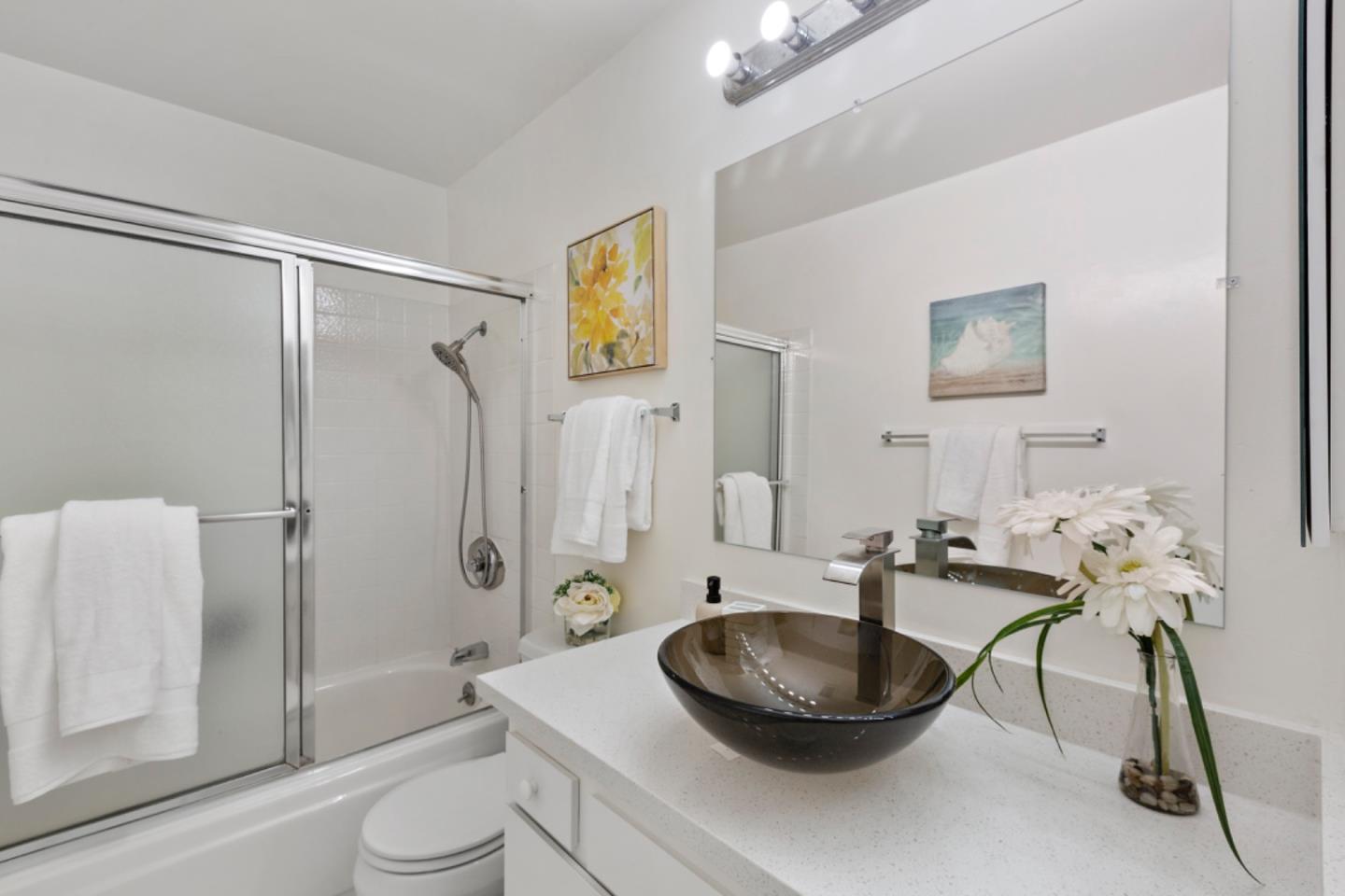 Detail Gallery Image 28 of 74 For 10038 Dove Oak Ct, Cupertino,  CA 95014 - 3 Beds | 2/1 Baths
