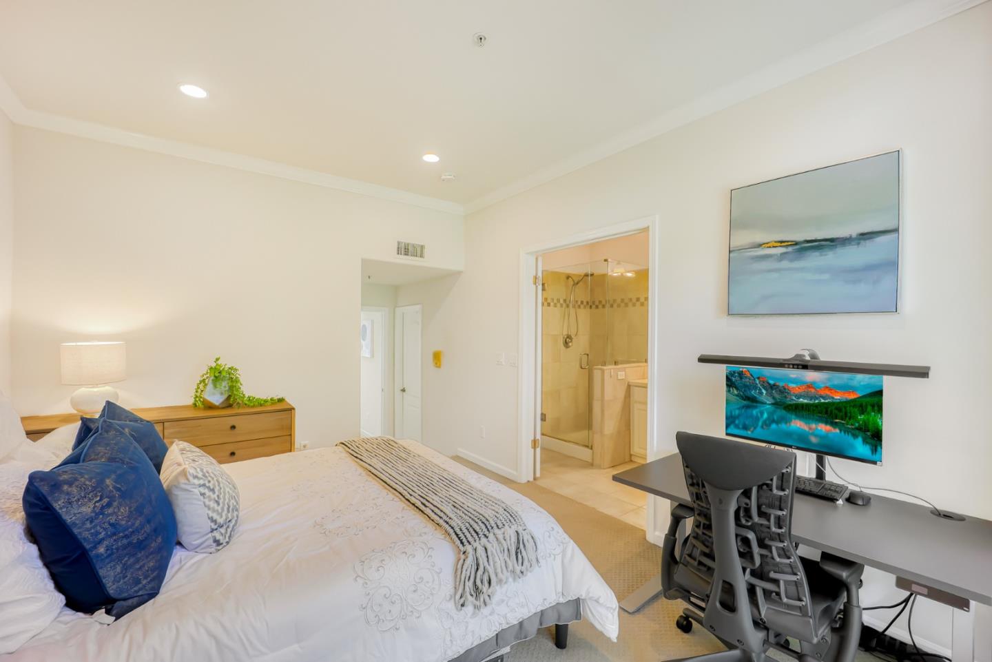 Detail Gallery Image 22 of 47 For 976 Alpine Ter #2,  Sunnyvale,  CA 94086 - 3 Beds | 3/1 Baths