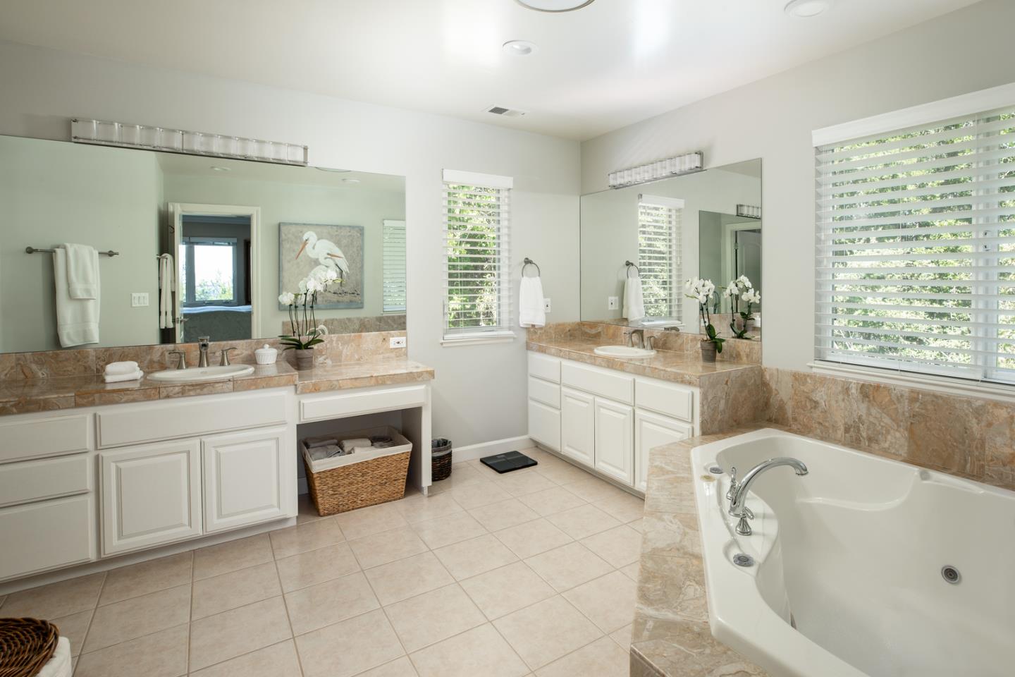 Detail Gallery Image 13 of 17 For 3816 Hamilton Way, Redwood City,  CA 94062 - 4 Beds | 3/1 Baths