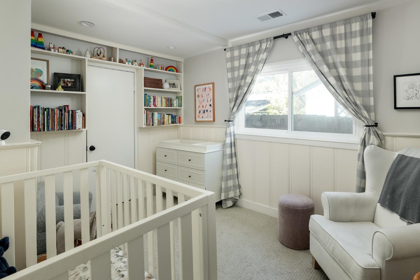 Detail Gallery Image 9 of 14 For 16 Fay Ave, San Carlos,  CA 94070 - 3 Beds | 2 Baths