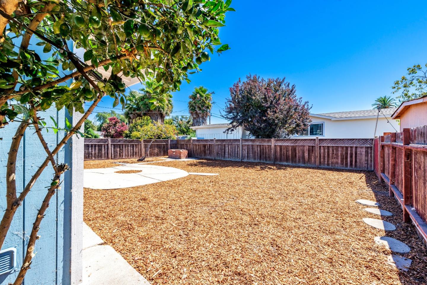 Detail Gallery Image 36 of 39 For 475 Larkspur Dr, East Palo Alto,  CA 94303 - 3 Beds | 1 Baths