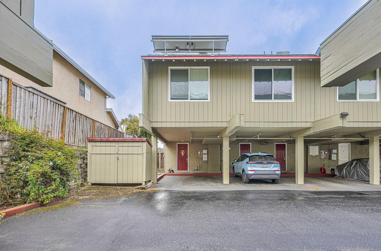 Detail Gallery Image 1 of 19 For 565 English Ave #1,  Monterey,  CA 93940 - 1 Beds | 1/1 Baths