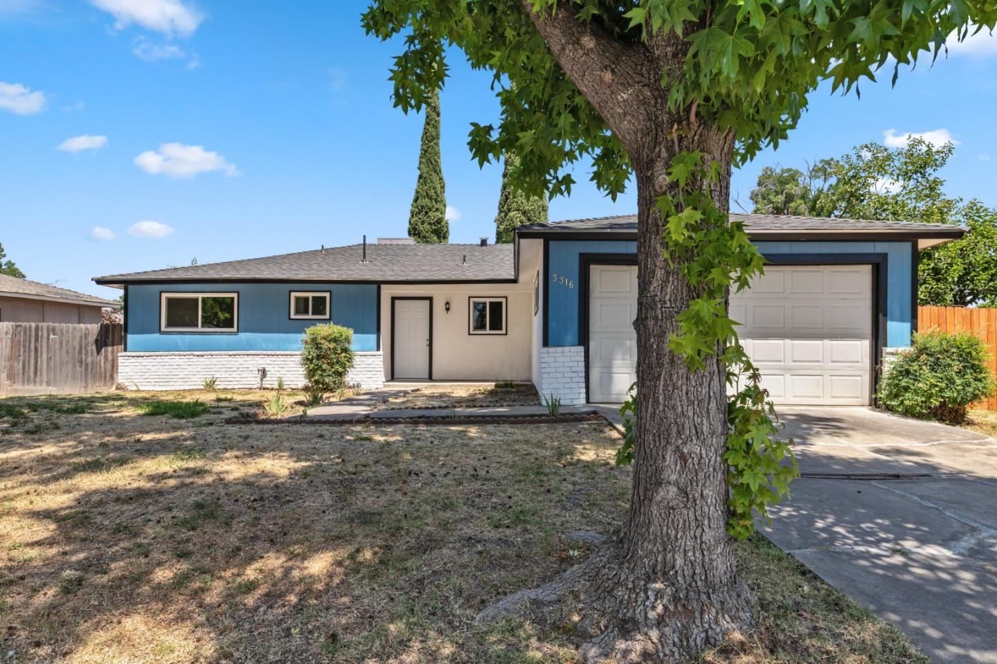 3316 Carson Ct, Merced, CA 95348 photo 2