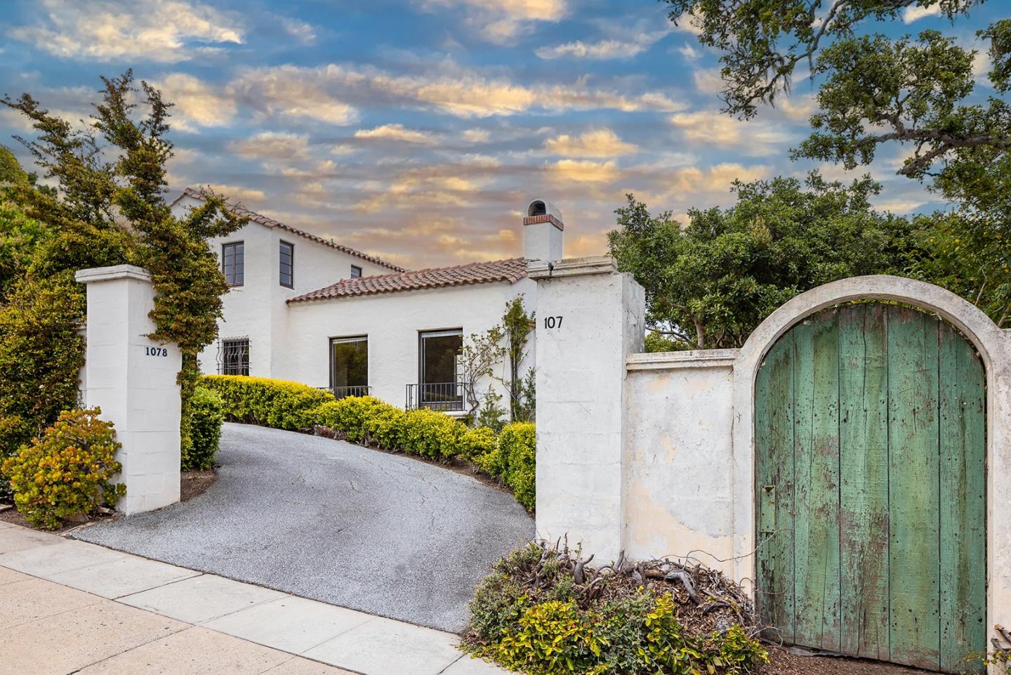 Detail Gallery Image 1 of 30 For 1078 W Franklin St, Monterey,  CA 93940 - 3 Beds | 3/1 Baths