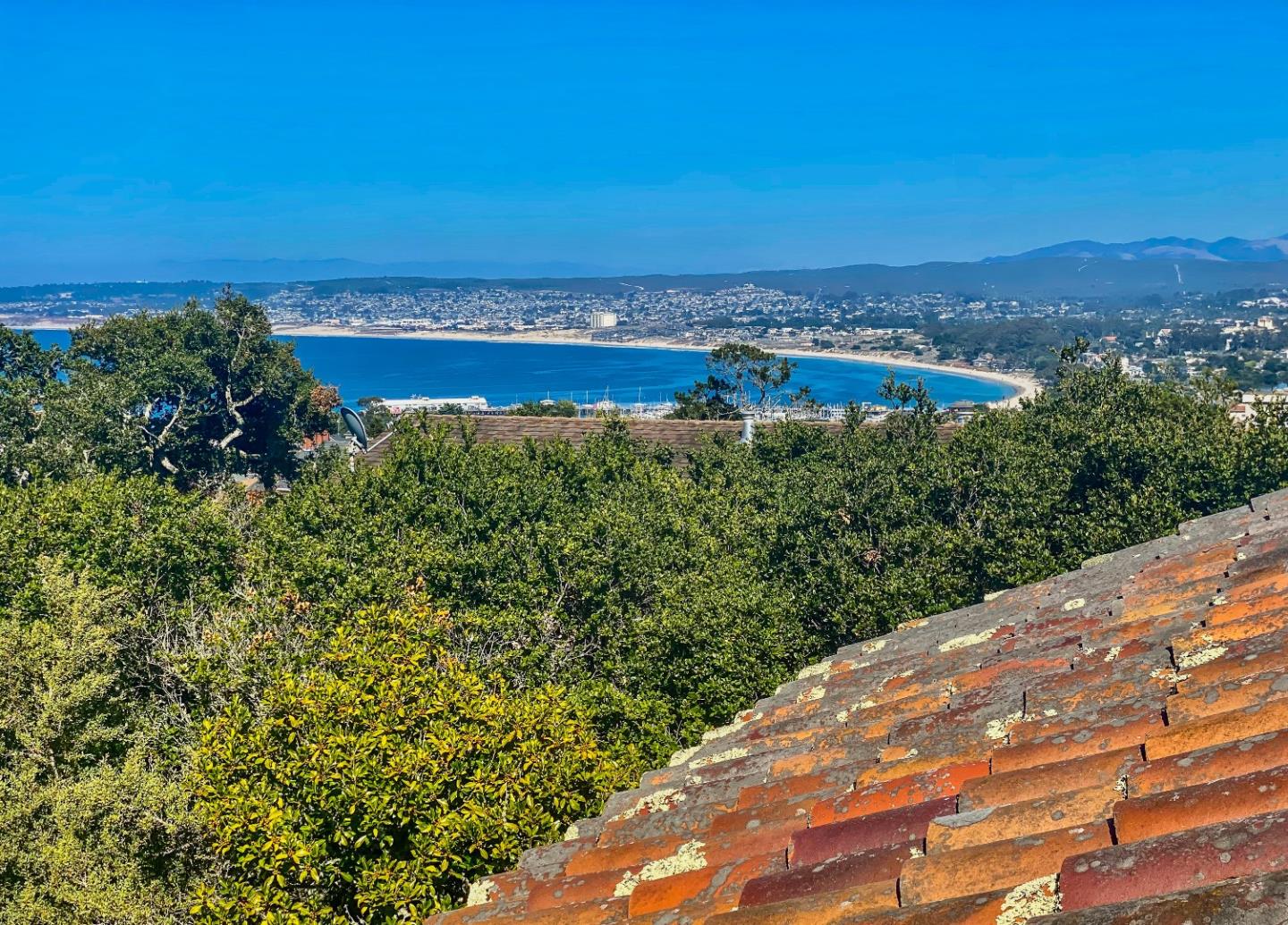 Detail Gallery Image 28 of 30 For 1078 W Franklin St, Monterey,  CA 93940 - 3 Beds | 3/1 Baths