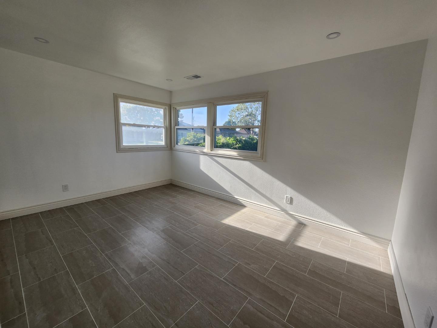 Detail Gallery Image 7 of 21 For Address Not Disclosed, Salinas,  CA 93906 - 3 Beds | 2 Baths