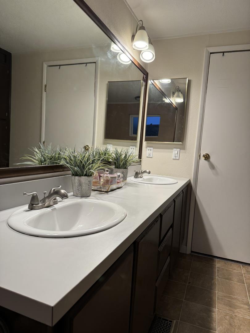 Detail Gallery Image 8 of 37 For 6130 Monterey Rd #237,  San Jose,  CA 95138 - 3 Beds | 2 Baths