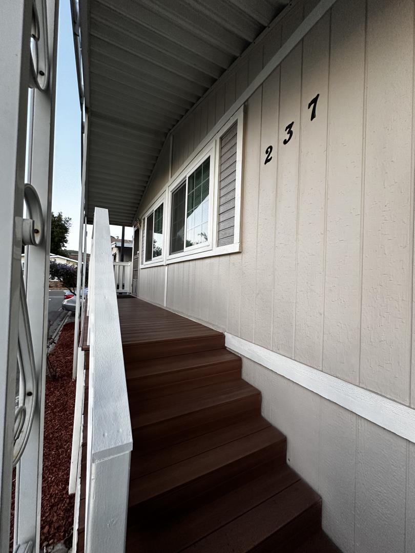Detail Gallery Image 9 of 37 For 6130 Monterey Rd #237,  San Jose,  CA 95138 - 3 Beds | 2 Baths