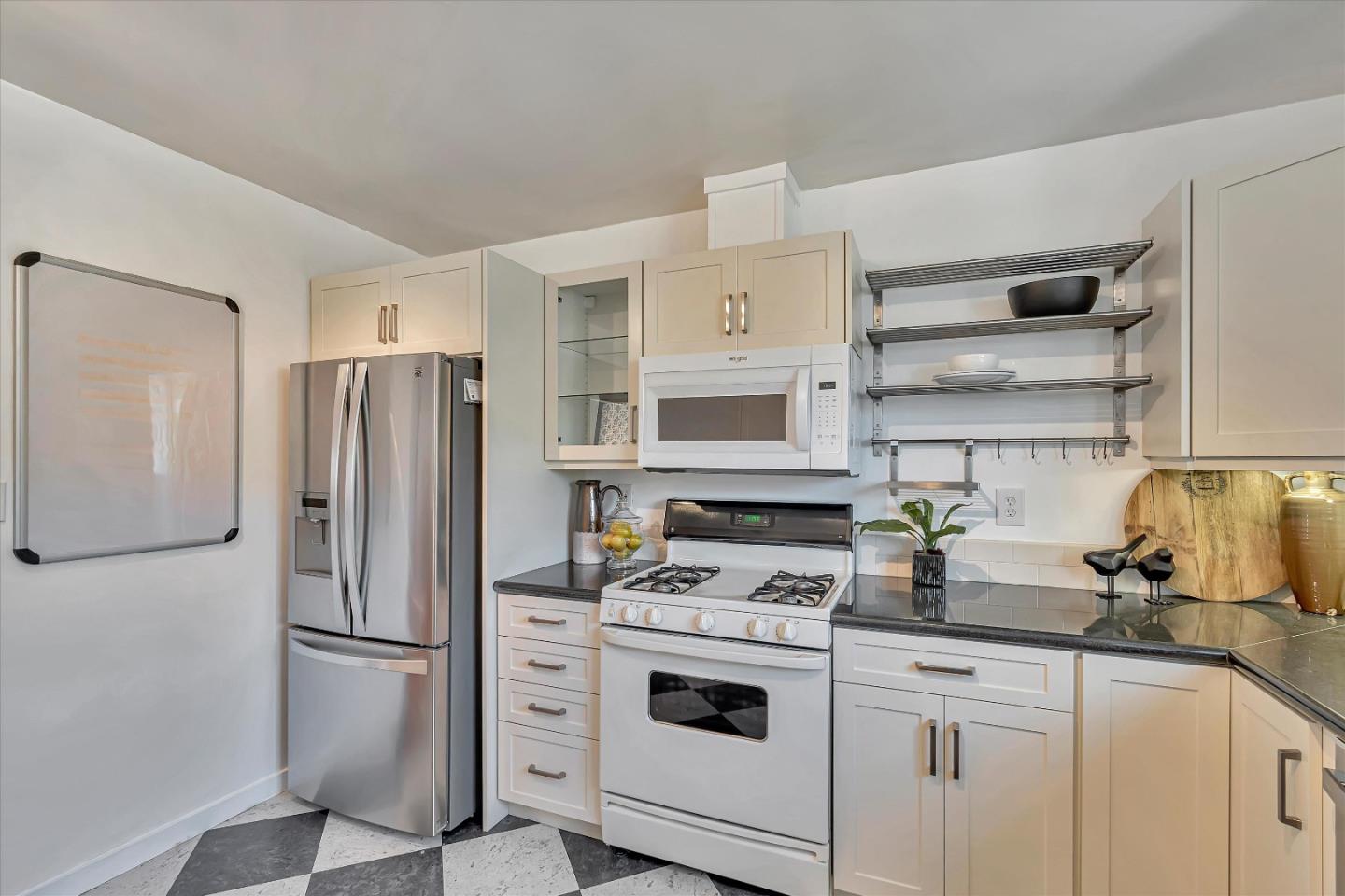 Detail Gallery Image 7 of 29 For 714 Cherry Ave, San Bruno,  CA 94066 - 3 Beds | 2 Baths