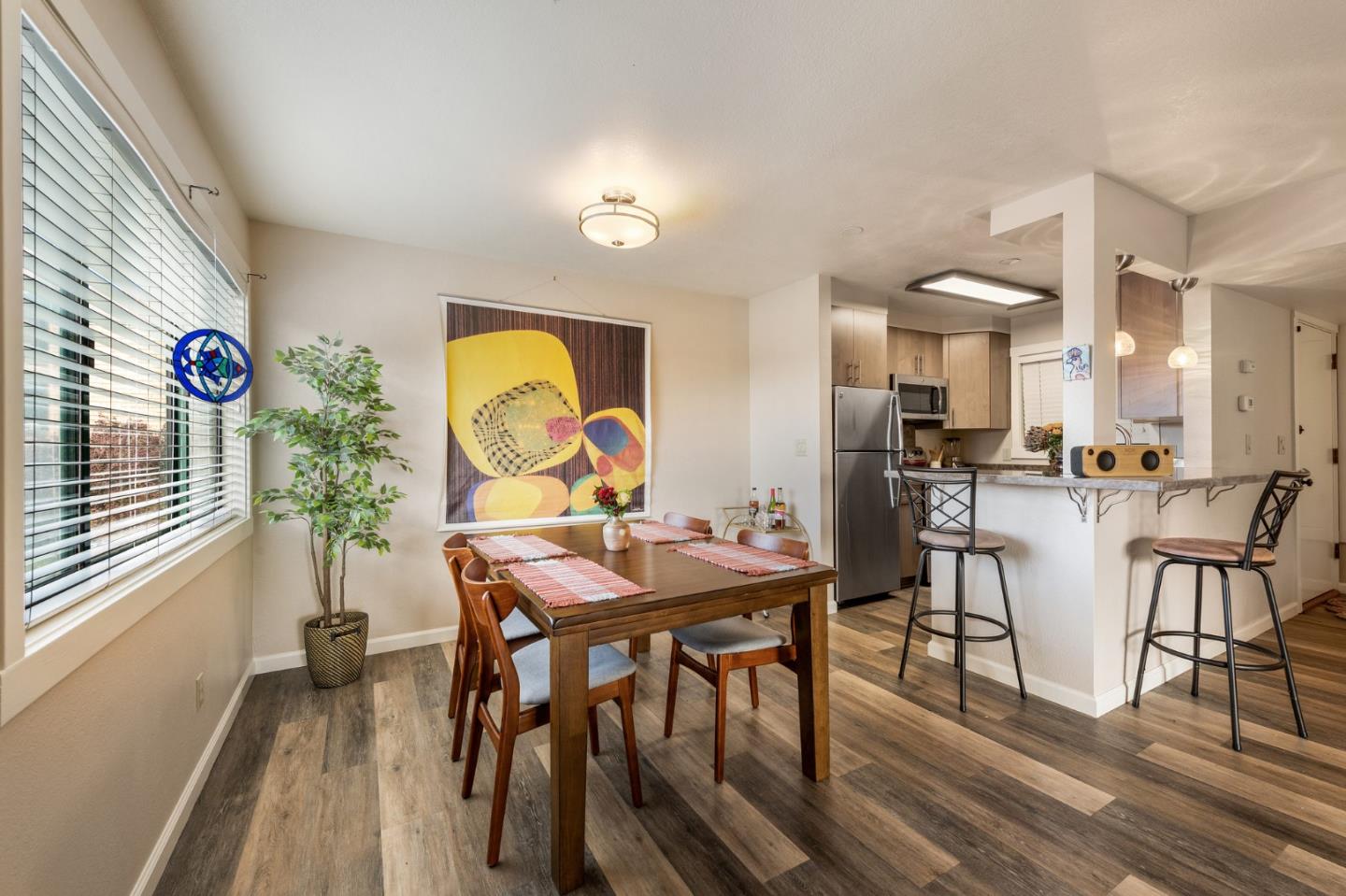 Detail Gallery Image 1 of 1 For 323 Broadway #E2,  Santa Cruz,  CA 95060 - 2 Beds | 2 Baths