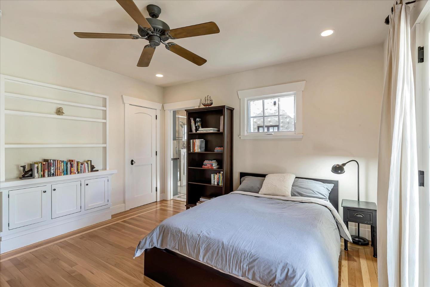 Detail Gallery Image 29 of 69 For 1568 Mariposa Ave, Palo Alto,  CA 94306 - 3 Beds | 3/1 Baths